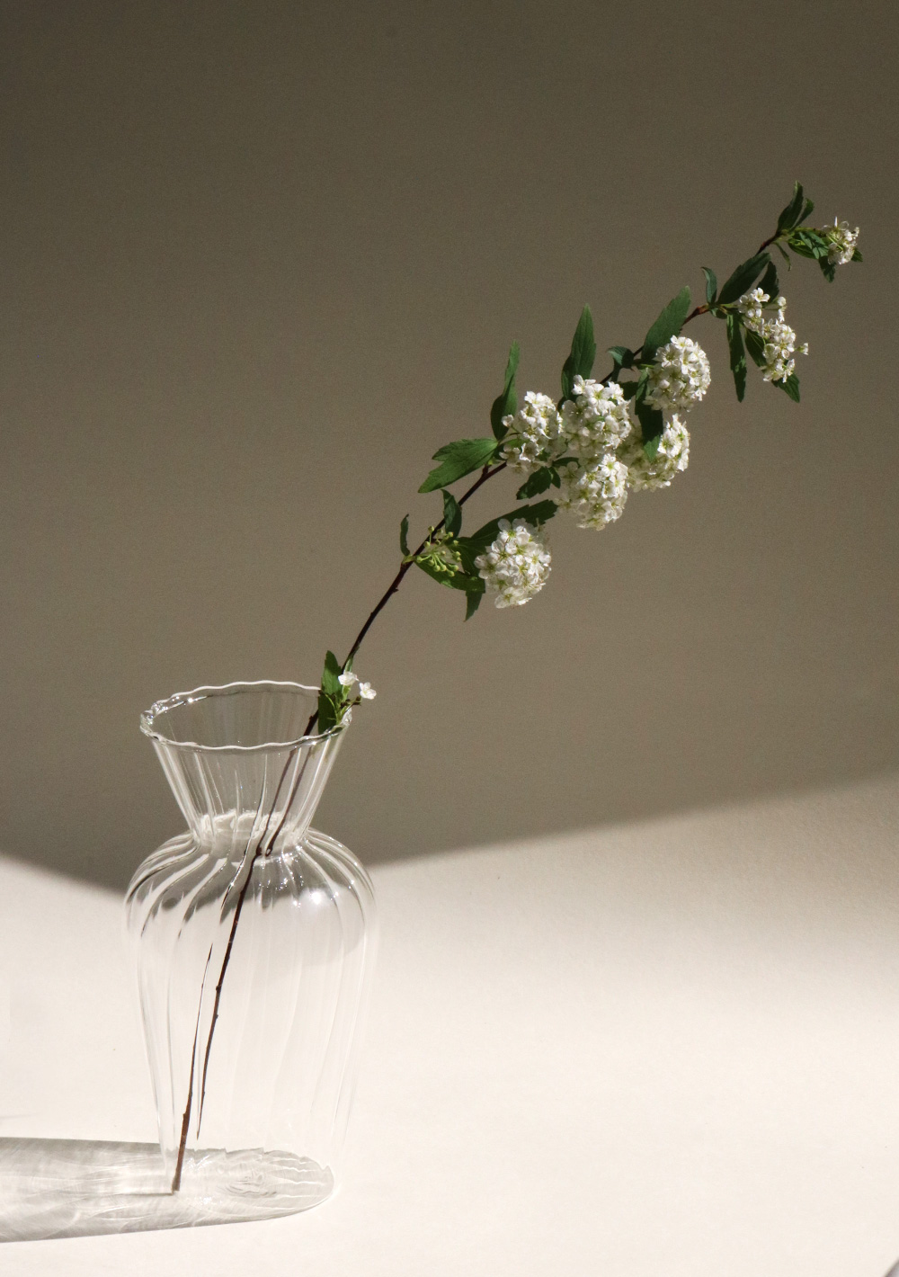 Glass small vase 001